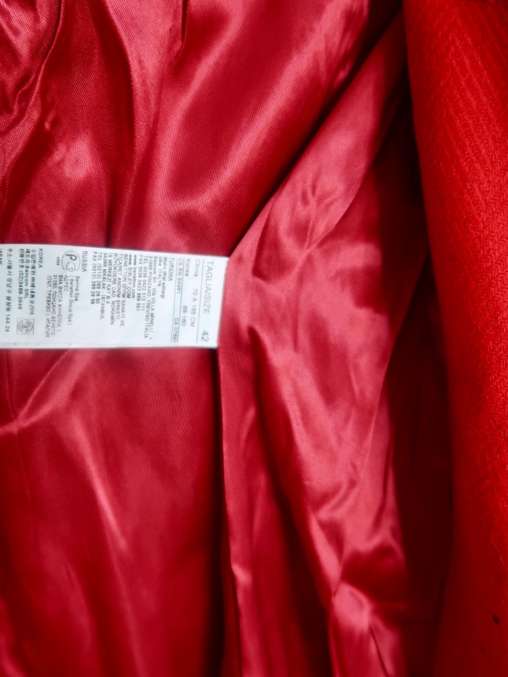 Red Coat - Picture 3 of 4